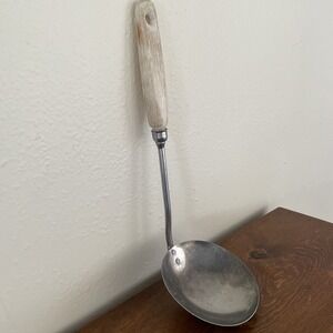 Vtg EKCO Eterna Wood handle 10" ladle water‎ dipper utensil stainless Farmhouse